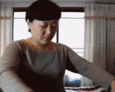搞笑动图：女人为了证明自己瘦也是够拼的  第3张